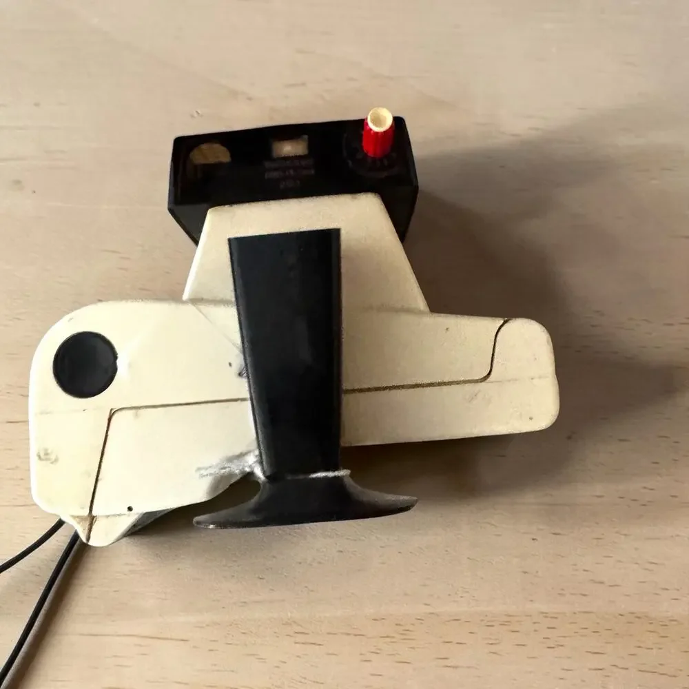 Vintage 1960s Polaroid Swinger Model 20 Land Camera Instant Film Cream Black Mod